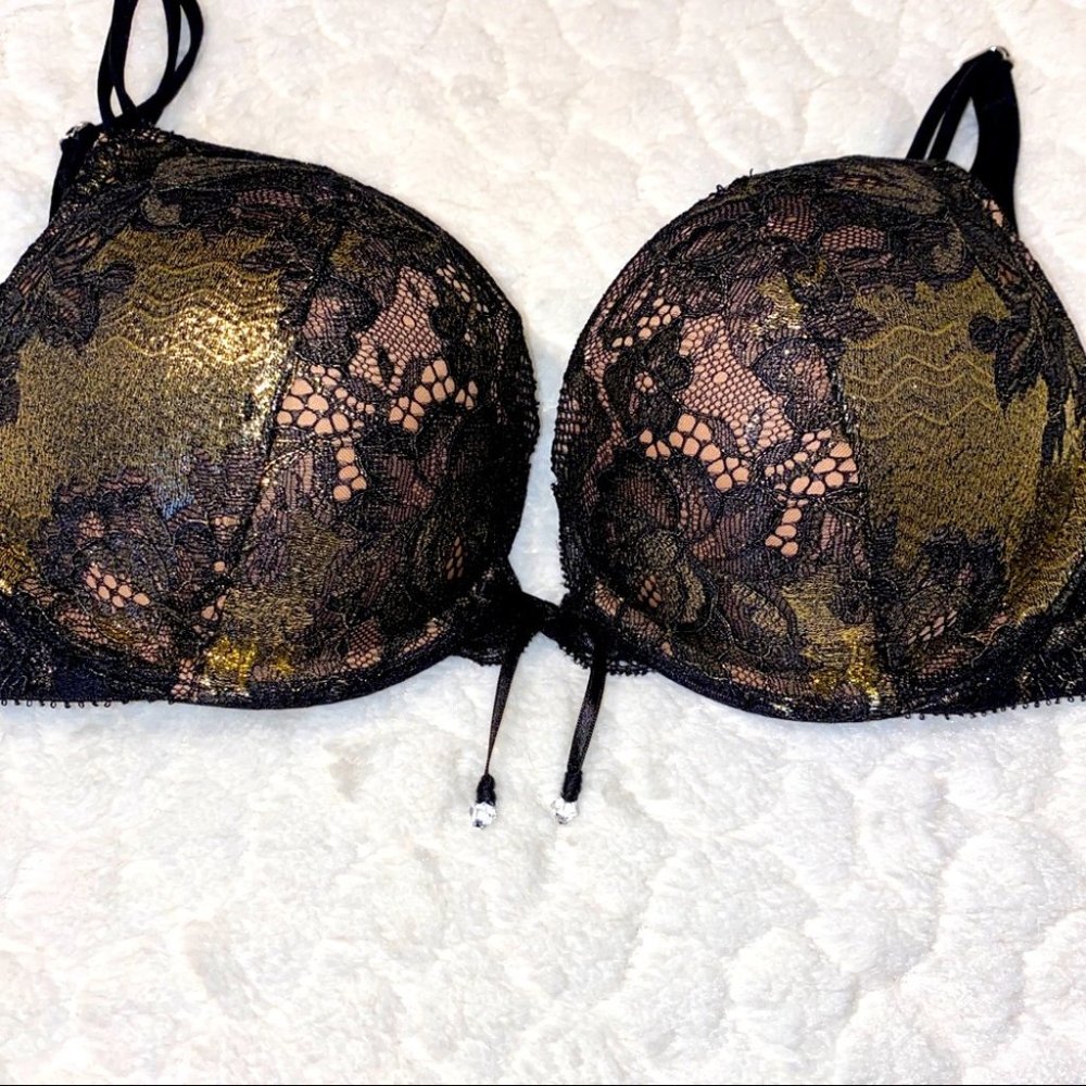 32B VS Miraculous Bombshell Bra Seduction